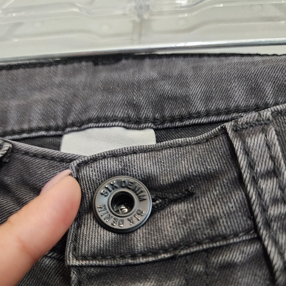 Six Denim Black Leopard Siding Jeans - Picture 4 of 9